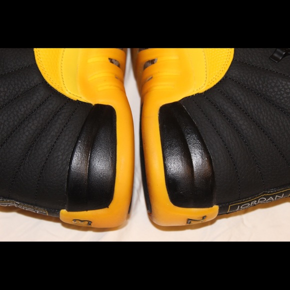 Jordan 12 University Gold - Picture 8 of 12